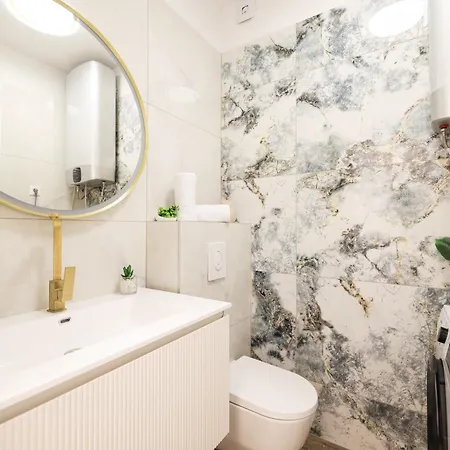 Vila Zara365 ヴィラ *