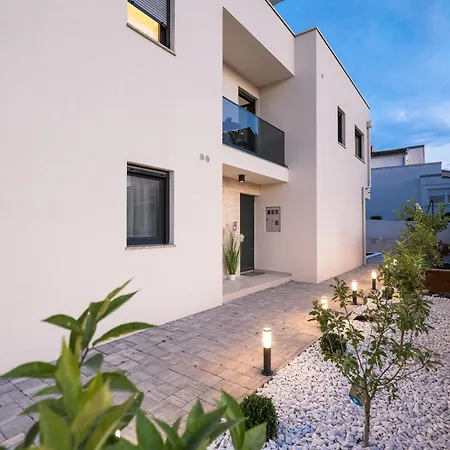 Villa Zara365